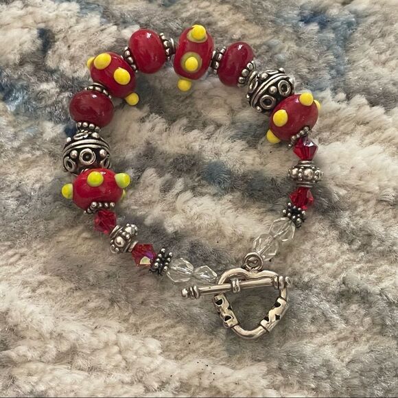 Red lamp work bead bracelet with silver and Swarovski crystals - Picture 2 of 11